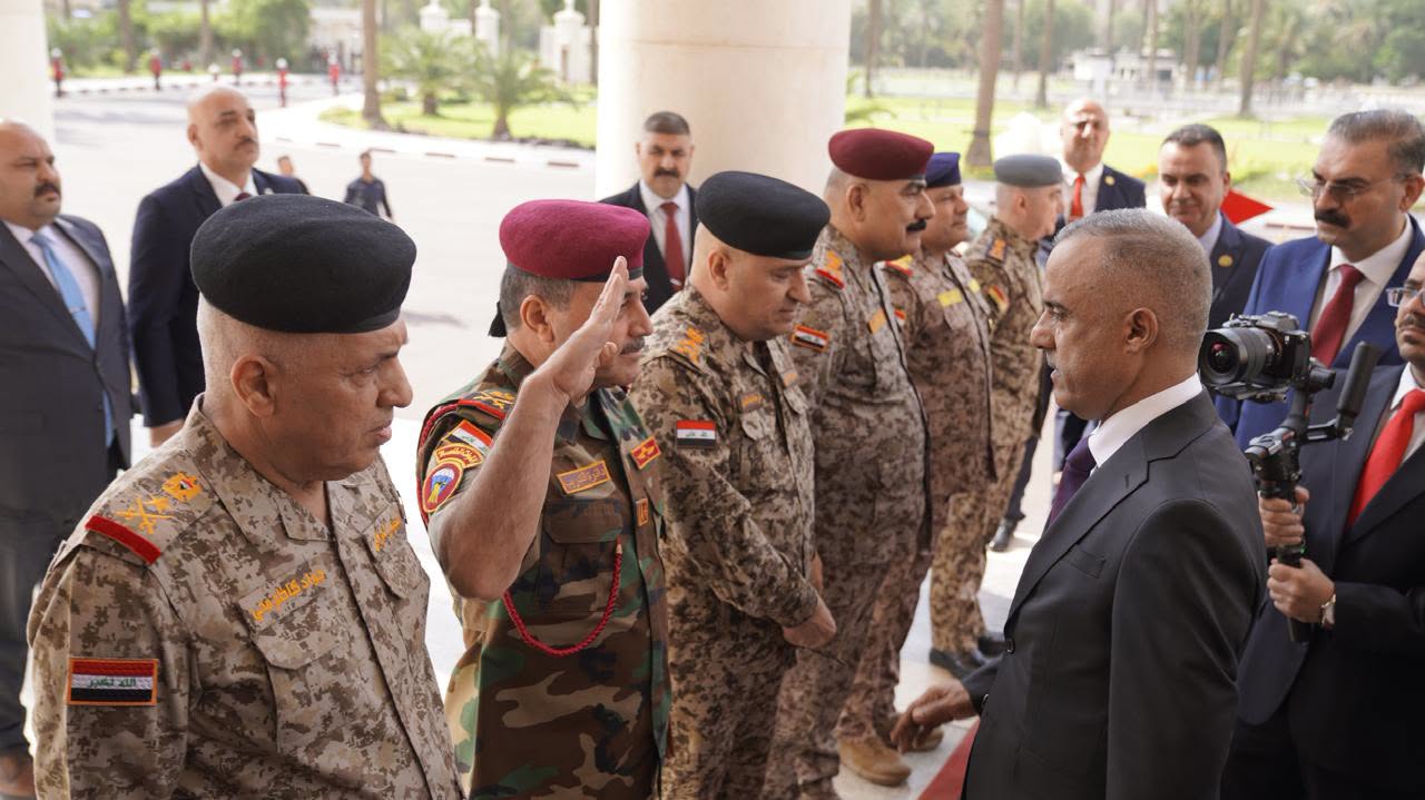 وزير الدفاع نايف الشمري يباشر مهامه رسمياً في مقر الوزارة