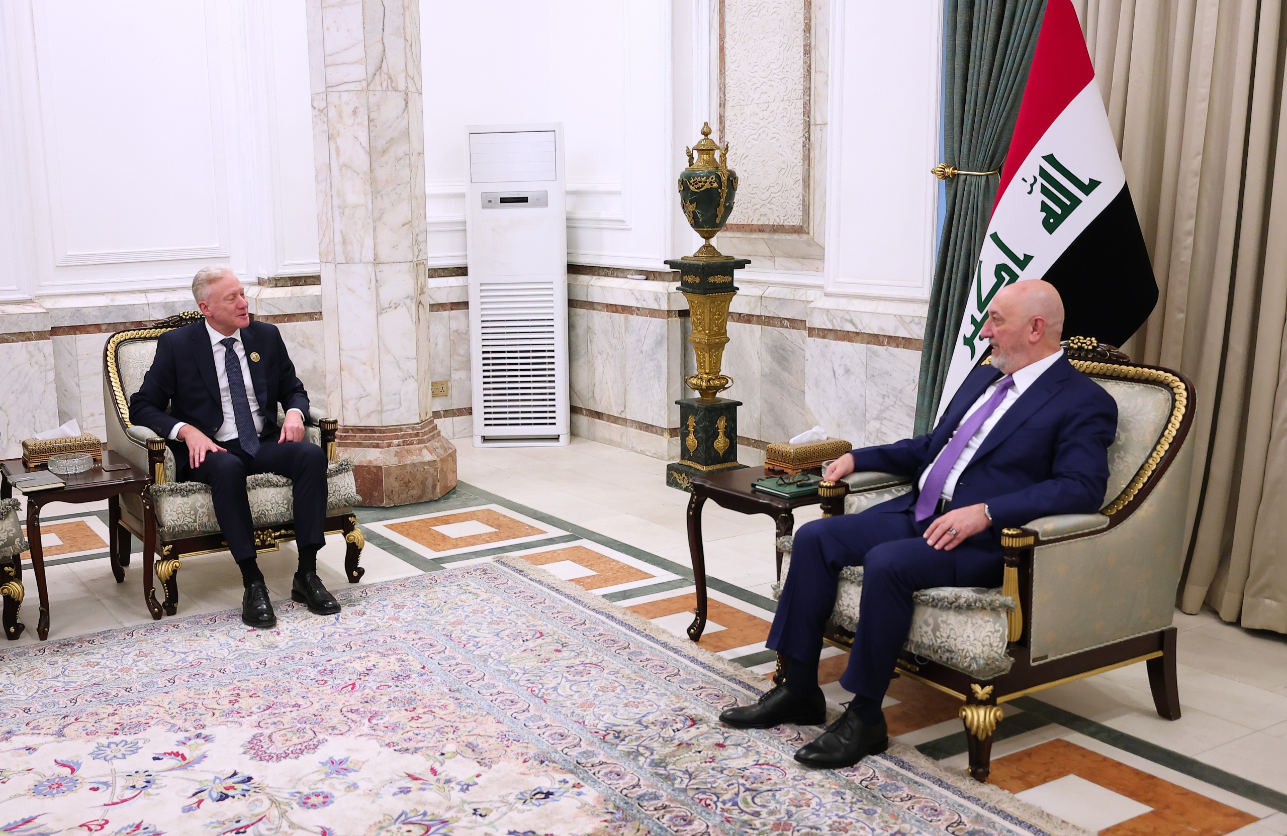 رئيس الجمهورية يجدد دعم العراق لأمن لبنان واستقراره، واحترام سيادته وقراره الوطني