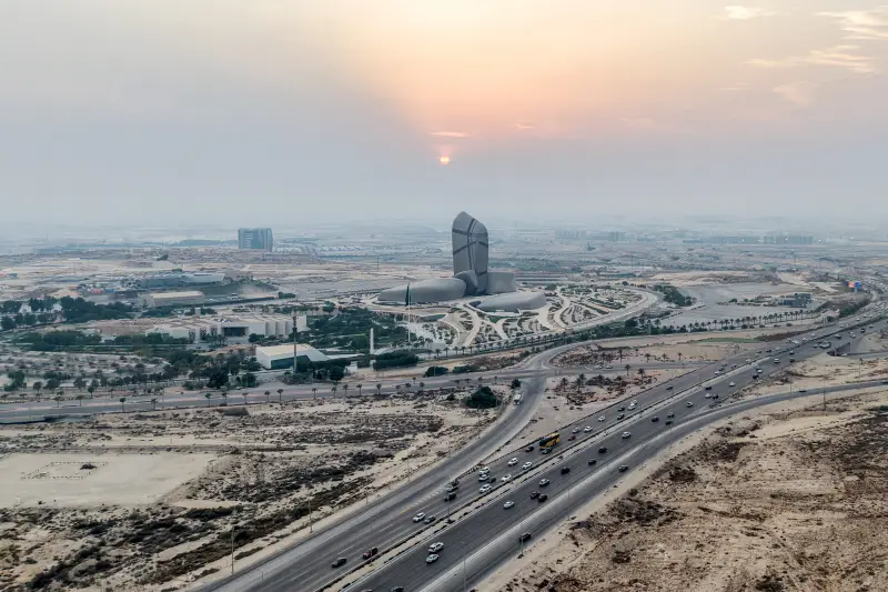 مركز المملكة بالرياض يُبلغ موظفي مكاتبه الإدارية بالعمل عن بُعد حتى إشعار آخر