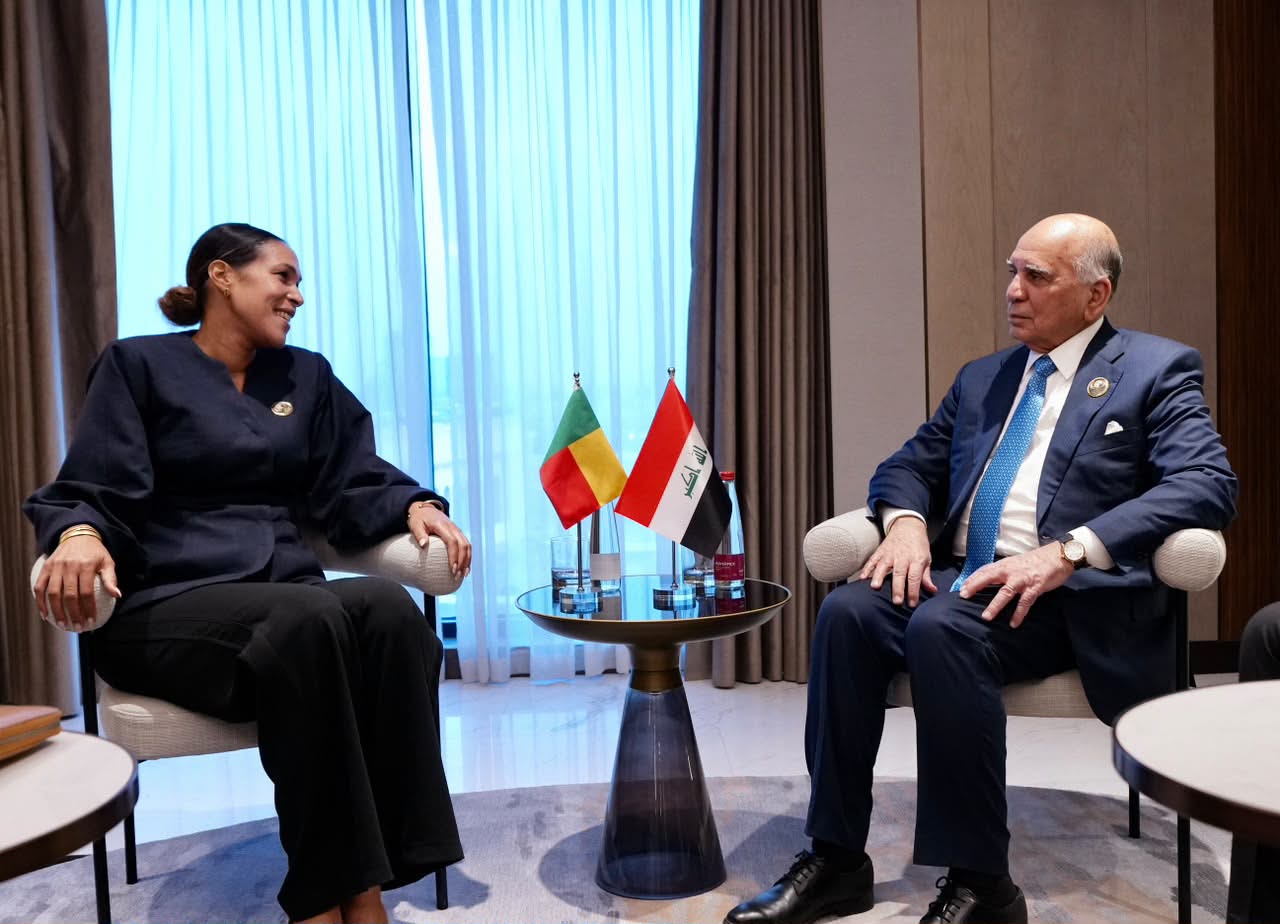 وزير الخارجية يلتقي نظيرته من بنين لبحث العلاقات الثنائية وسبل تطويرها