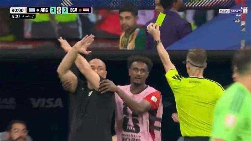 /الفيفا/ يعلن عقوبة حسام وإبراهيم حسن وزيكو بعد أحداث كأس العالم الاخيرة