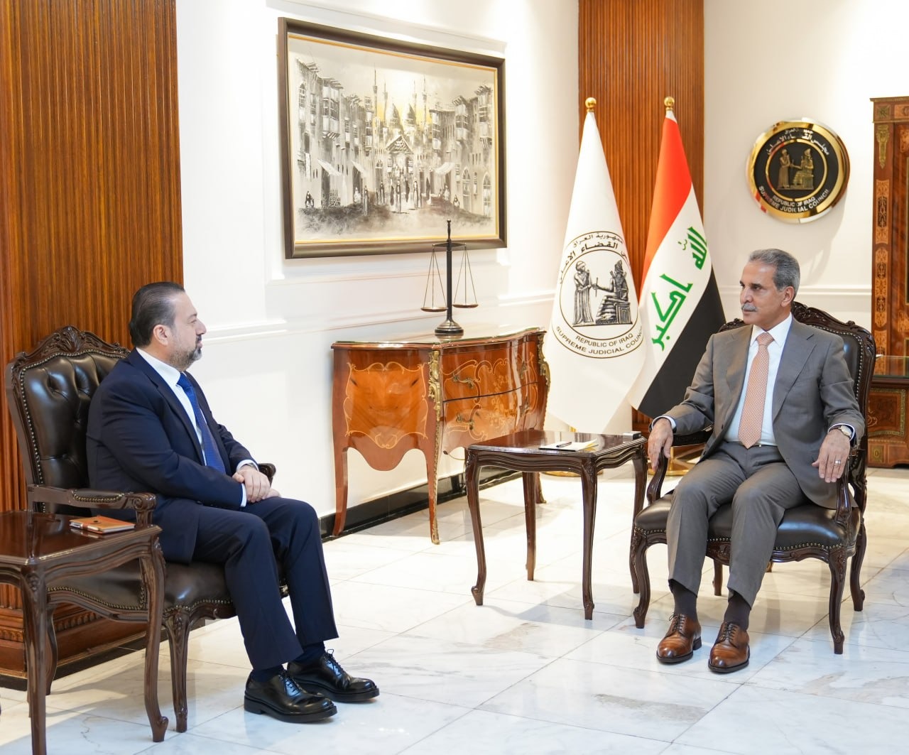 رئيس مجلس القضاء الأعلى يبحث مع وزير الإعمار معالجة المشاريع المتوقفة