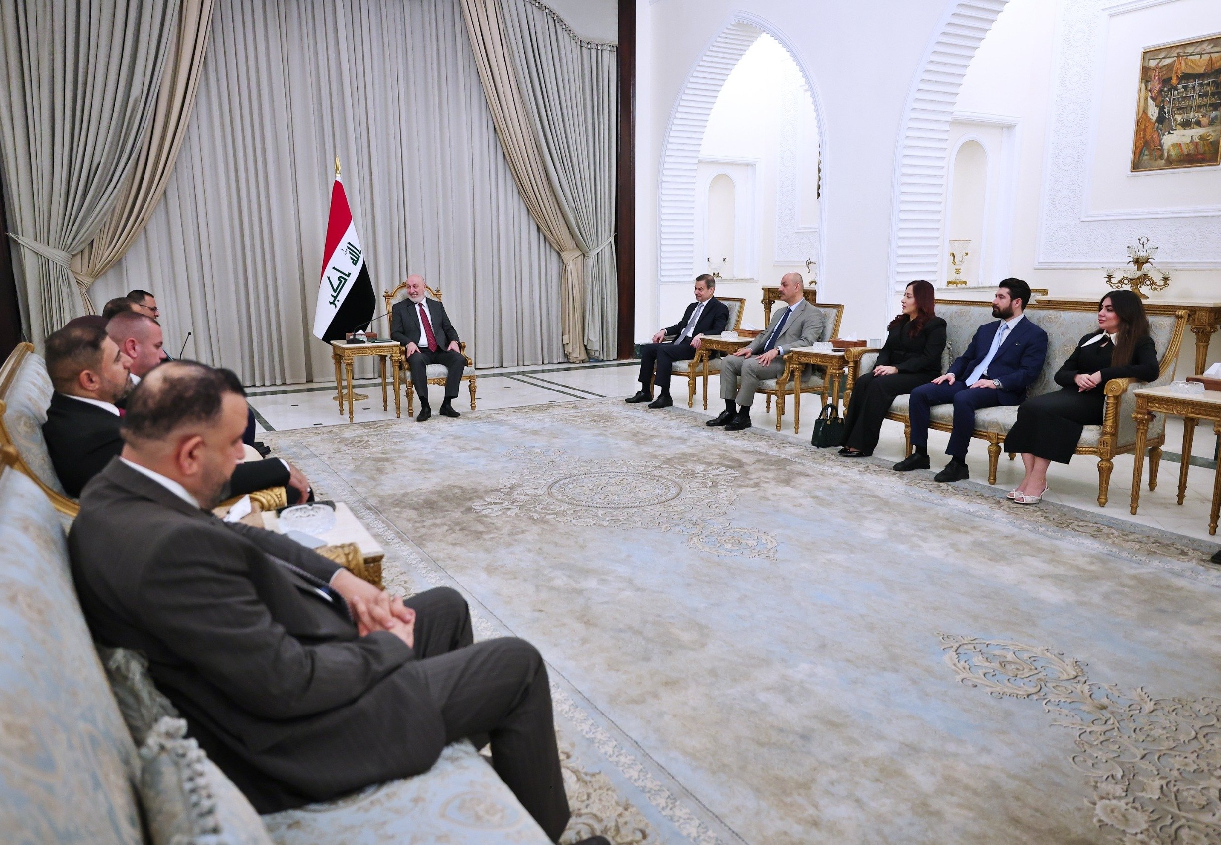 رئيس الجمهورية يؤكد أهمية استمرار الحوار بين القوى السياسية لإنجاز الاستحقاقات التشريعية