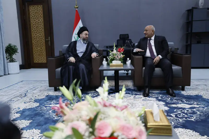 الحكيم يصل مبنى محافظة كربلاء ويلتقي بالادارة المحلية للمحافظة