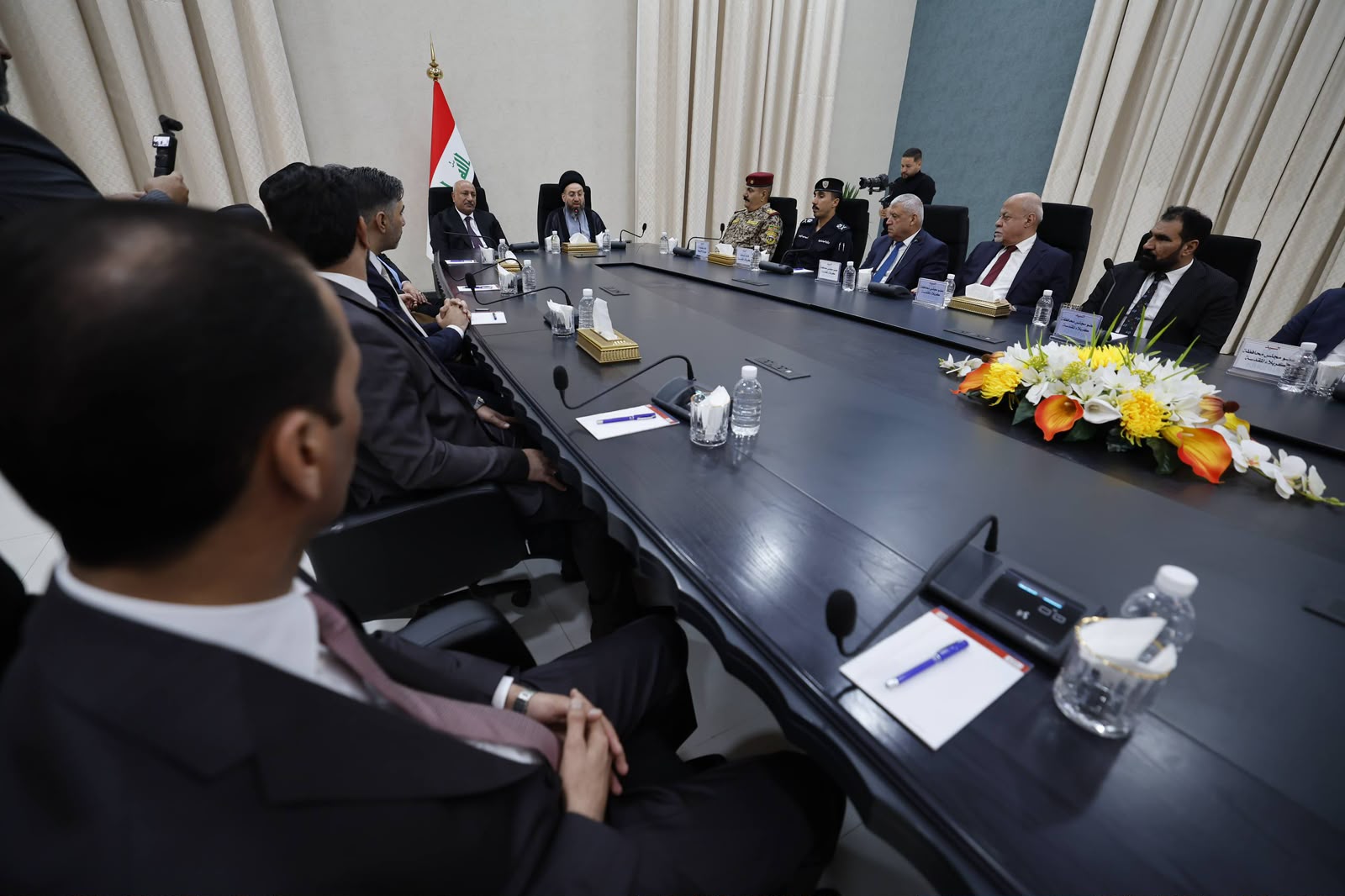 الحكيم يلتقي القياداتِ الأمنيةَ في كربلاء ويدعو إلى الجهوزية التامة