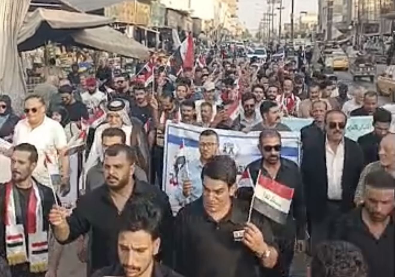 متظاهرون في الديوانية يطالبون باعطاء شهداء وجرحى تشرين حقوقهم