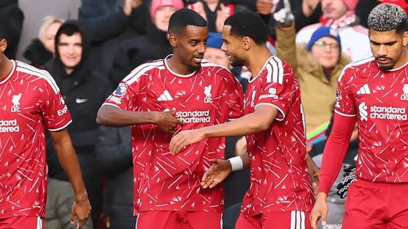 ليفربول يضع حداً لتألق برايتون ويهزمه بثنائية