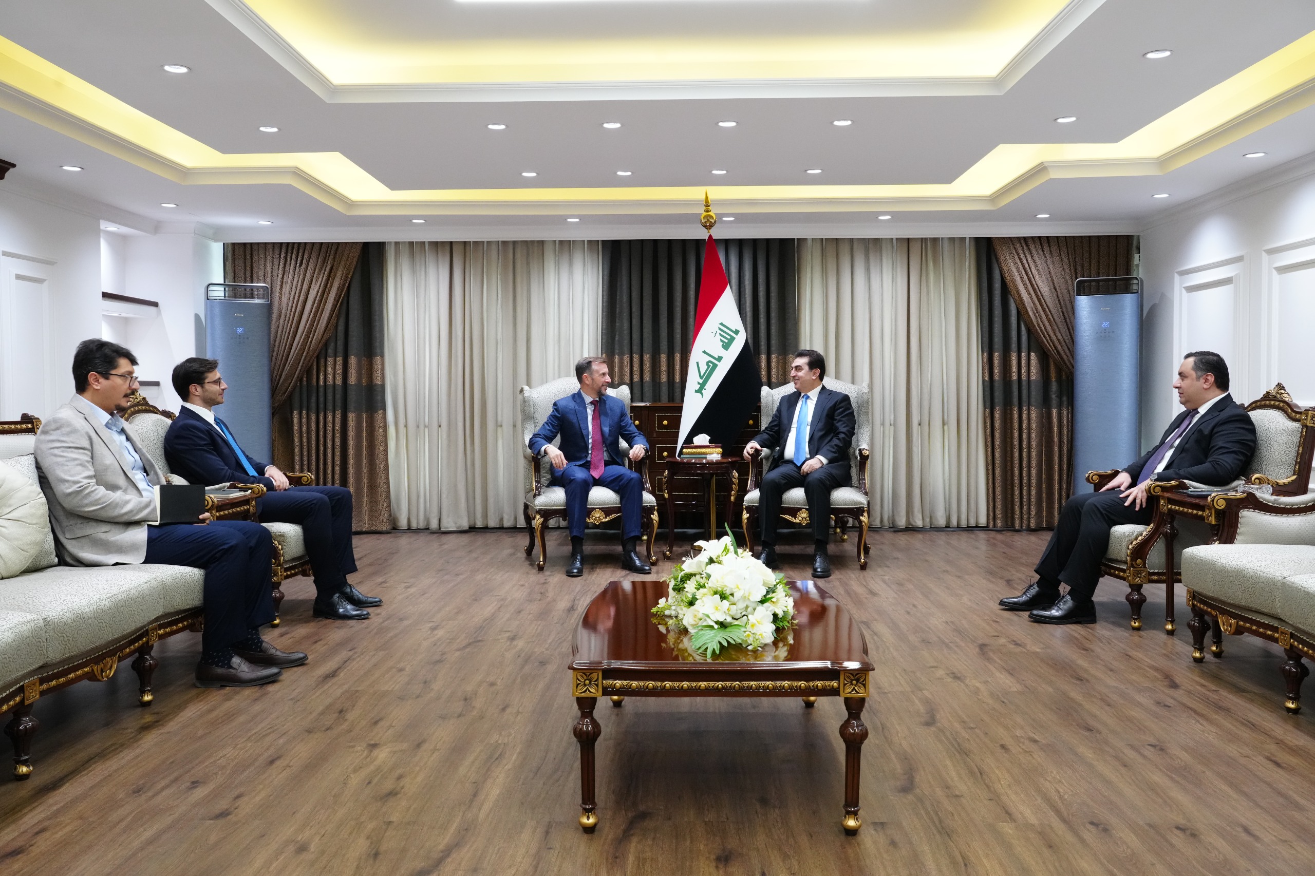 أتروشـي يبحث مع السفير الإيطالي تعزيز التعاون البرلماني والاقتصادي