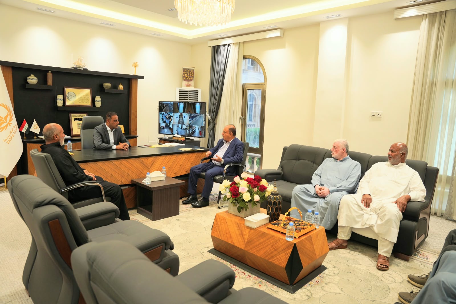 نائب محافظ البصرة يبحث مع ممثلي الصيادين عملية تجهيز أصحاب زوارق الصيد بالوقود