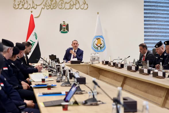 وزير الداخلية يفتتح منصة تتبع المركبات ويوجه بإنجاز الهوية الرقمية