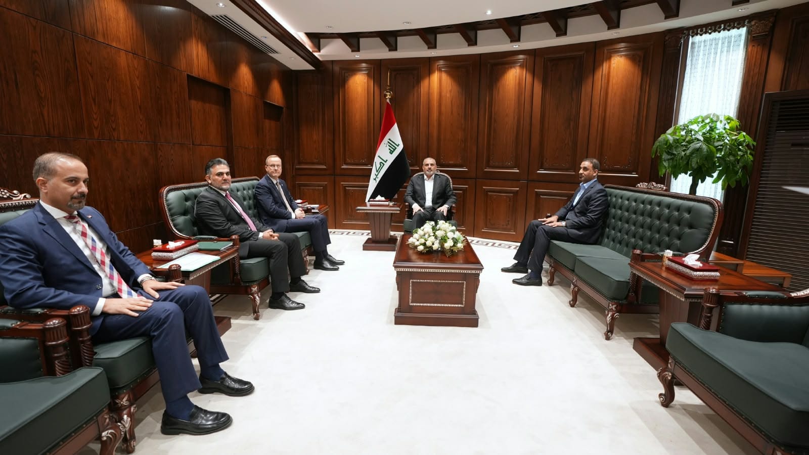 فيحان يبحث مع السفير الفنلندي تعزيزَ التعاونِ الاقتصاديِّ والاستثماريِّ والبرلمانيِّ