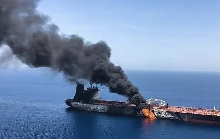 هيئة بحرية بريطانية: استهداف سفينة في مضيق هرمز