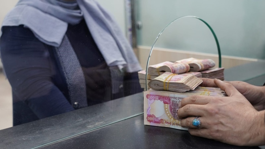 إيرادات العراق تبلغ 45.3 تريليون دينار حتى آب والعجز يقترب من 33.6 تريليوناً