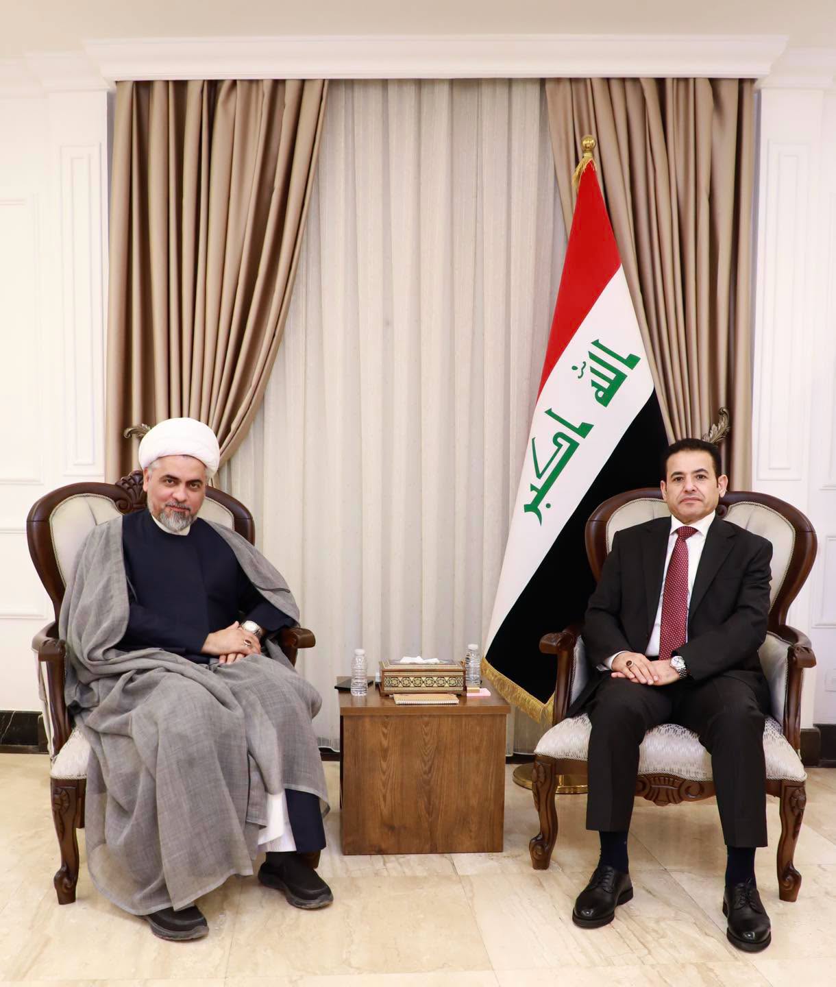 قاسم الاعرجي ومسؤول في العتبة الحسينية المقدسة يؤكدان ضرورة توثيق جرائم داعش والقاعدة
