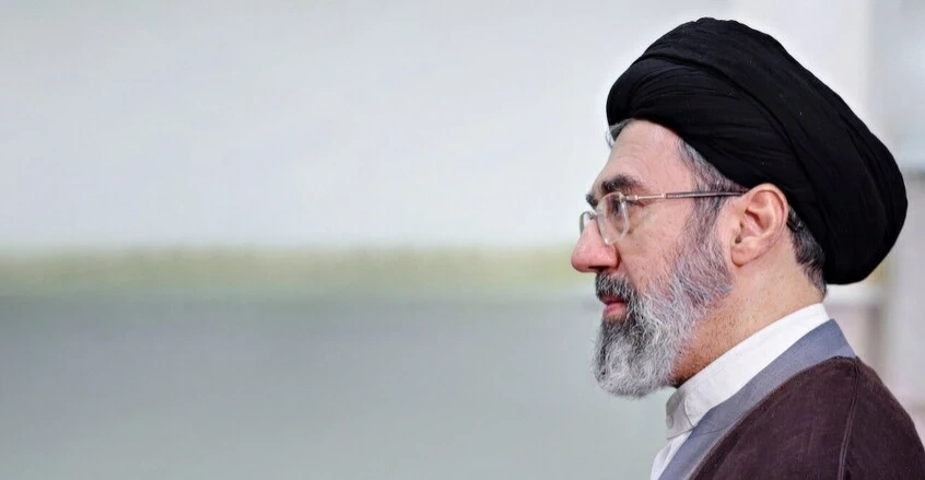 خامنئي يوجه القوات الإيرانية للاستعداد لمواجهة أي تهديد ويحدث بنك الأهداف