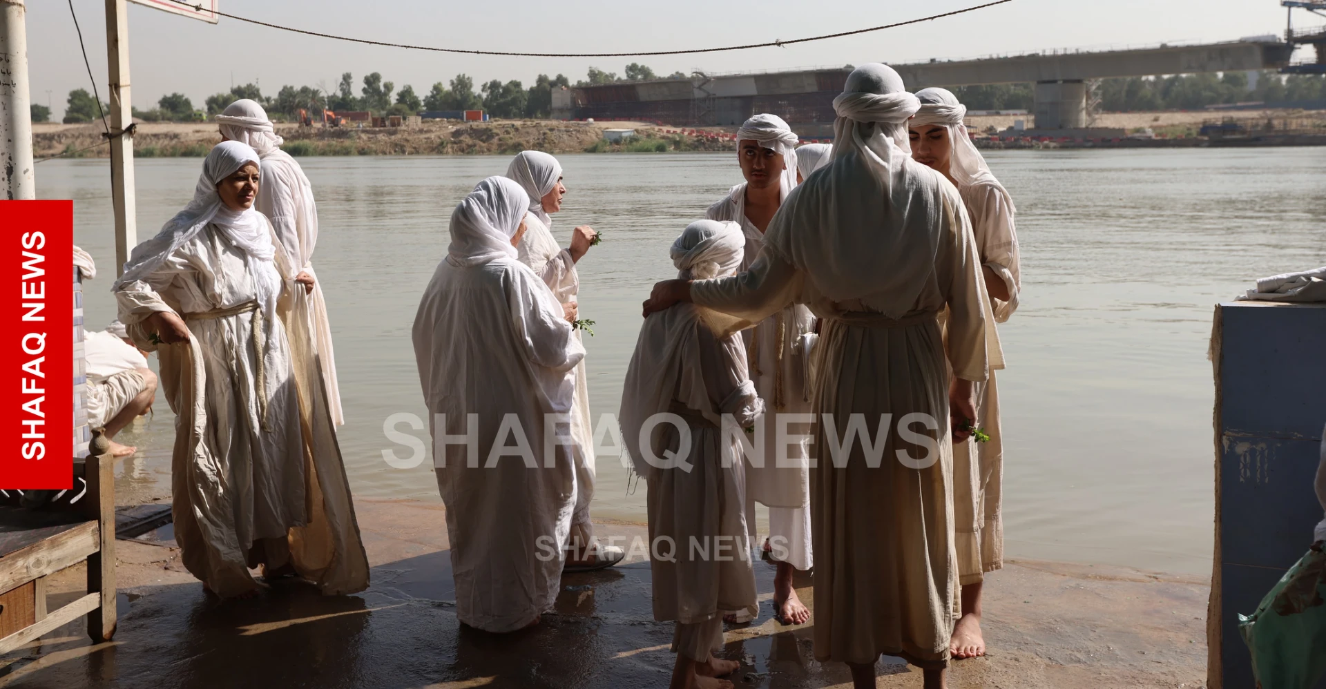 عند نهر دجلة.. الصابئة المندائيون يحيون “الطقس الأهم” بعيد الأزدهار (صور)