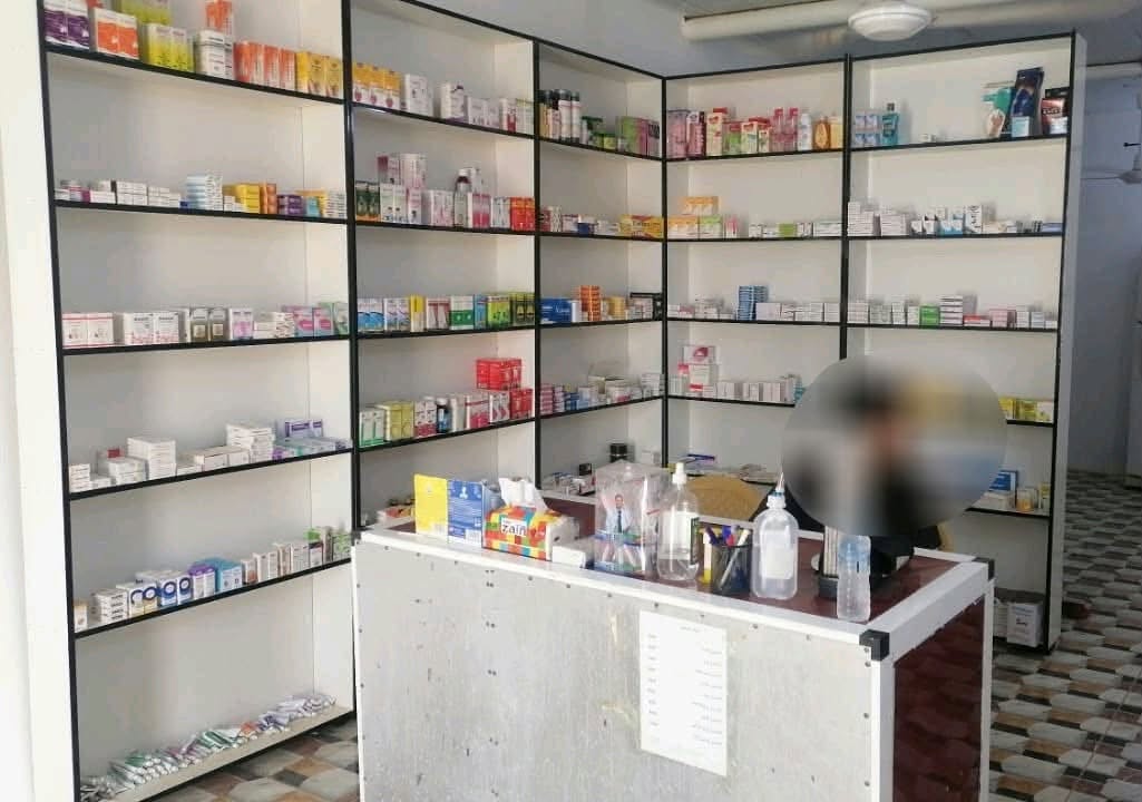 ضبط صيدلية ومختبر طبي مخالفتين للضوابط والتعليمات الوزارية في مندلي بديالى