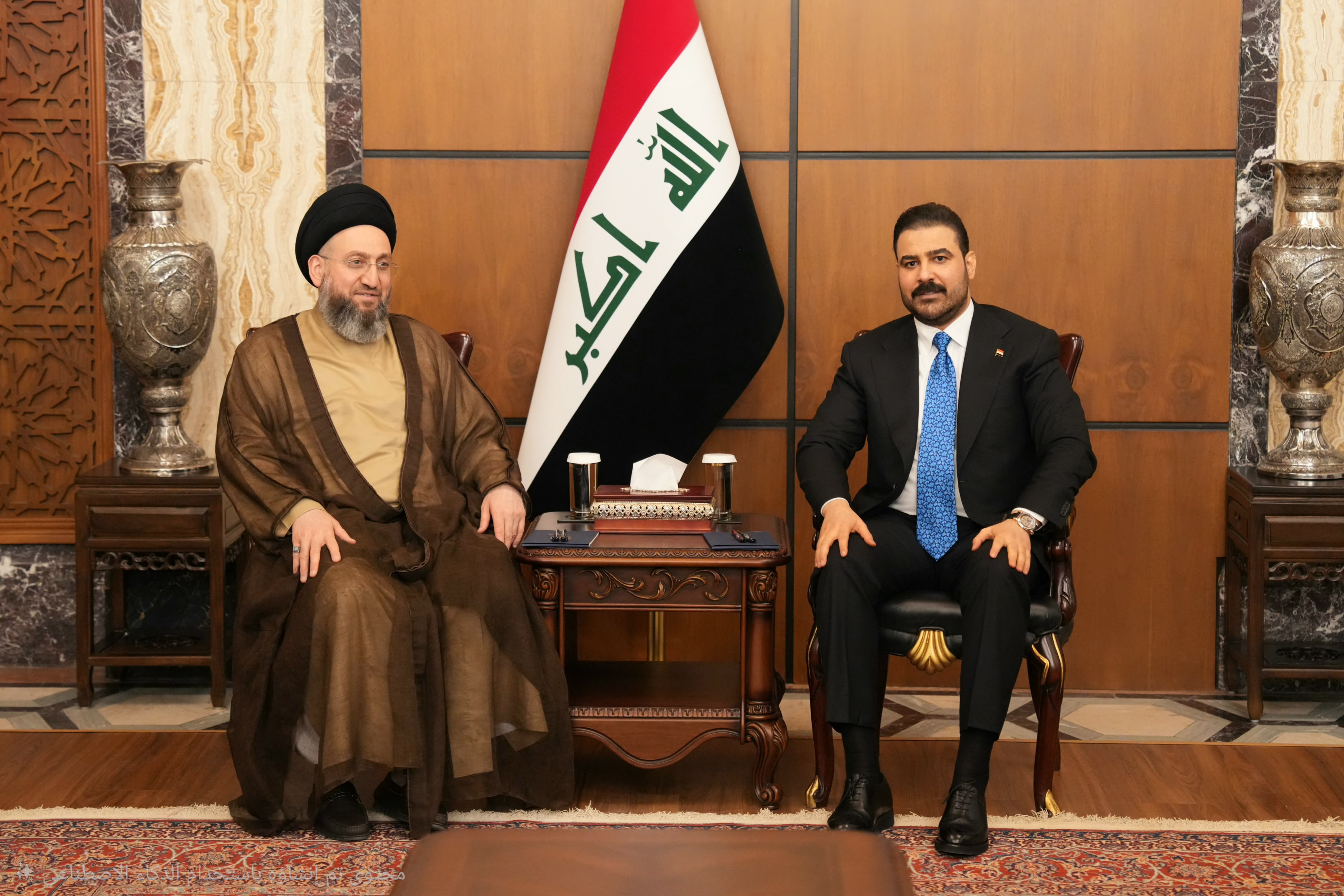 رئيس الوزراء و الحكيم يؤكدان ضرورة دعم جهود الحكومة وإجراءاتها في مكافحة الفساد