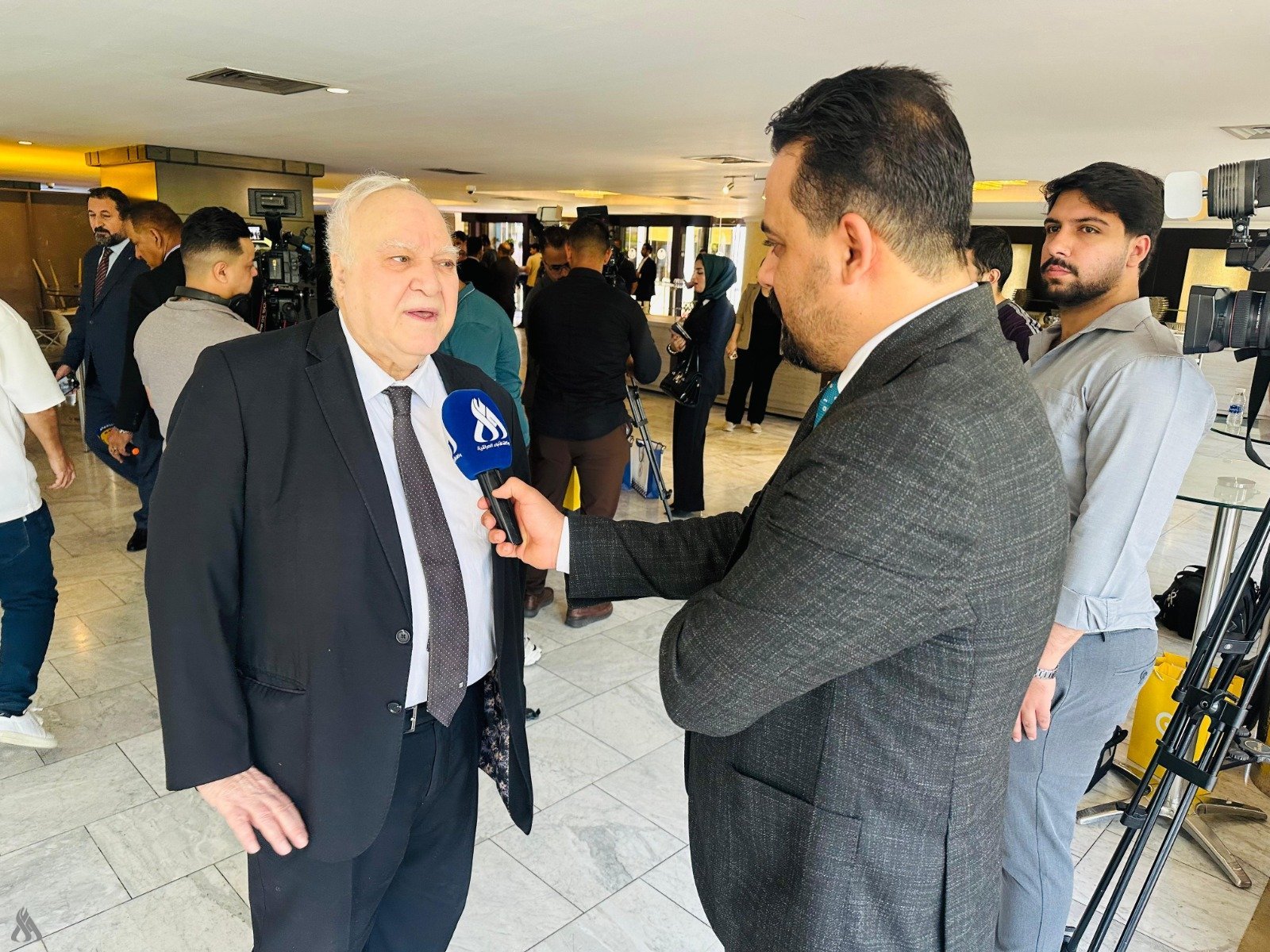 مستشار رئيس الوزراء: العراق انتقل من صد أزمة هرمز إلى مرحلة التعايش معها واحتوائها