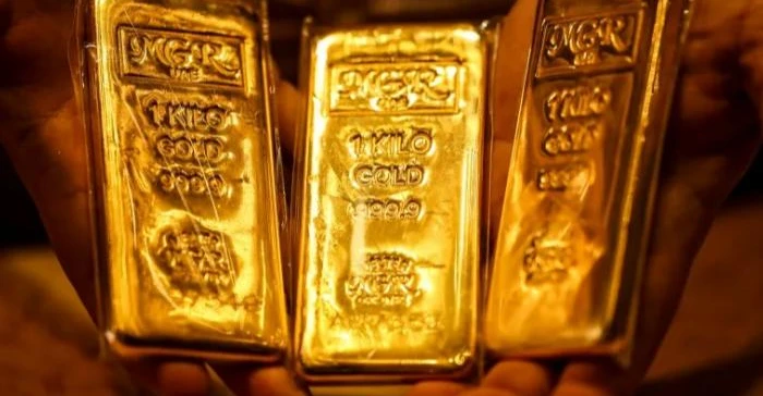الذهب يتراجع مع تزايد توقعات استمرار ارتفاع الفائدة الأميركية
