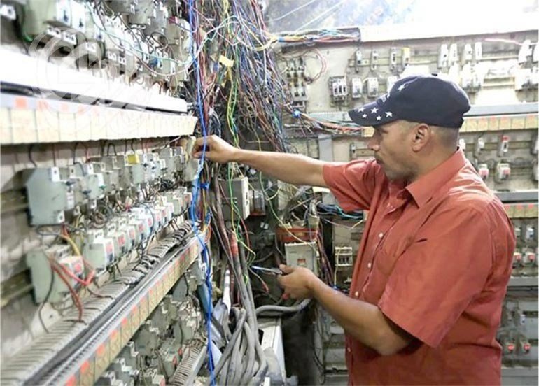 أكثر من 1400 مولدة أهلية غير مجازة في ذي قار تواجه الإفلاس بسبب الوقود