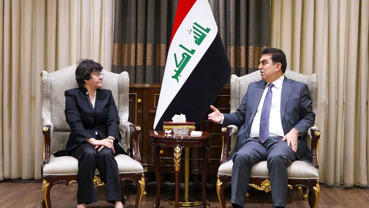 الأتروشـي يبحث وزيرة العمل باقليم كردستان شمول ذوي الإحتياجات الخاصة والعوائل الفقيرة في الأقليم ضمن شبكة الحماية الإجتماعية