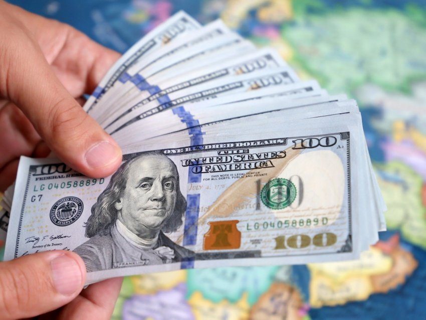 المرسومي يكشف كواليس تعديل سعر الصرف في 2020