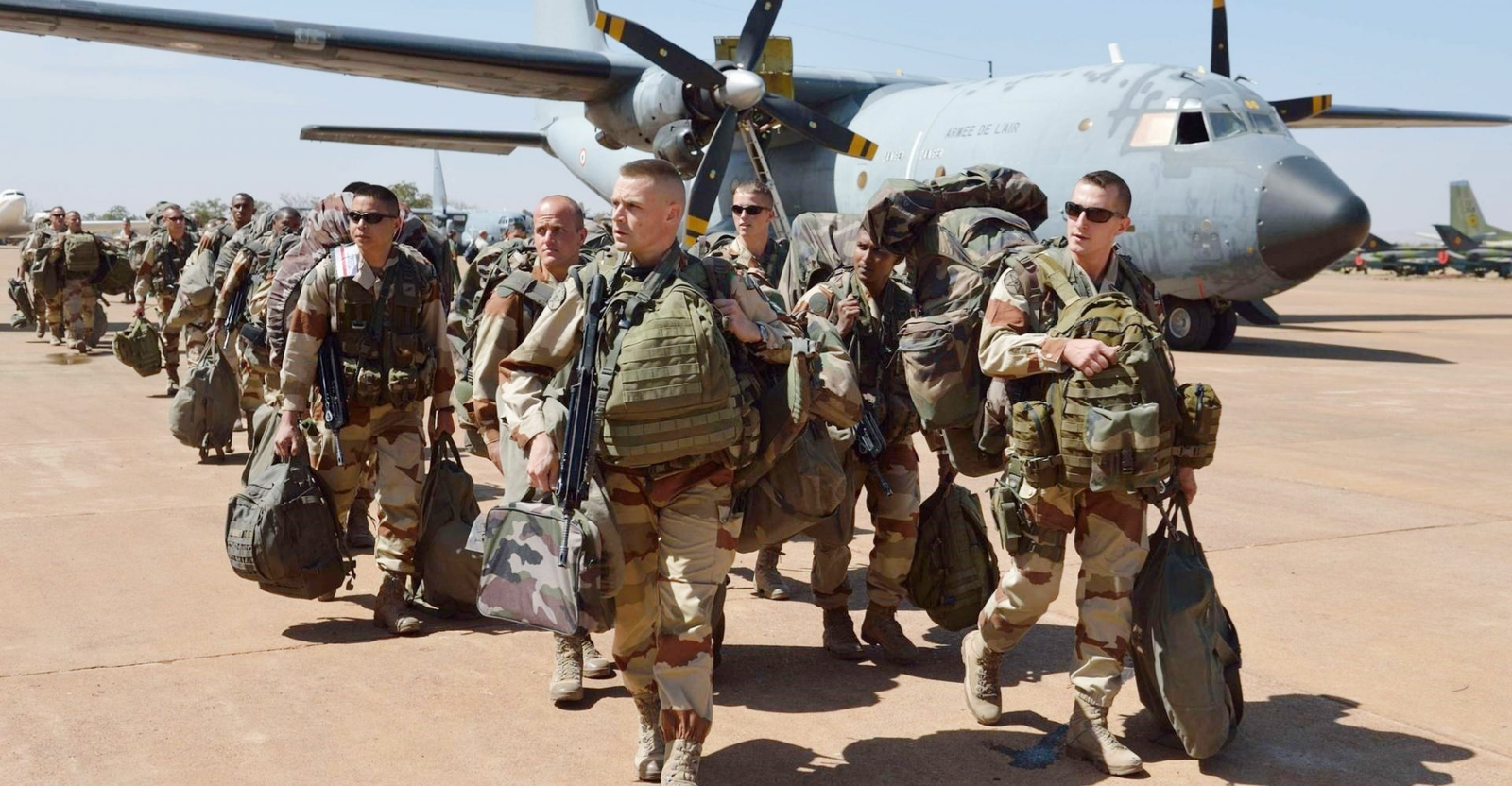 موقع أميركي يحدد “عبء” العراق وسوريا الحدودي بعد انتقال “العزم الصلب” للأردن