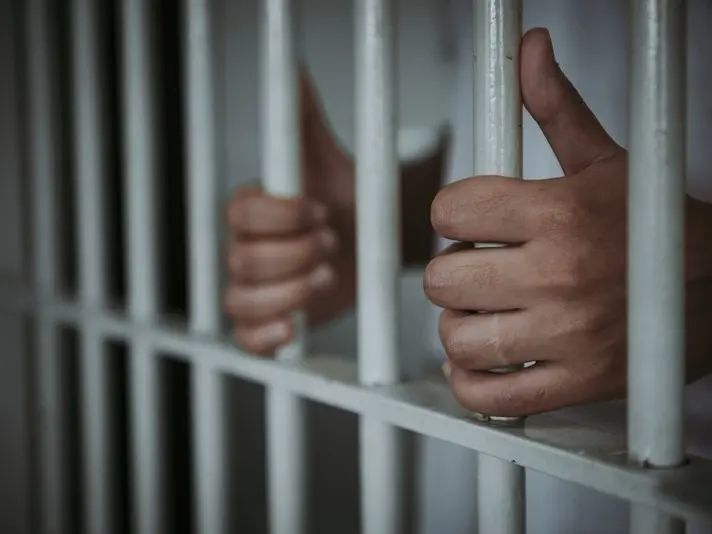 اصابة منتسبين اثنين بالاختناق نتيجة حريق في سجن الكرخ المركزي ببغداد