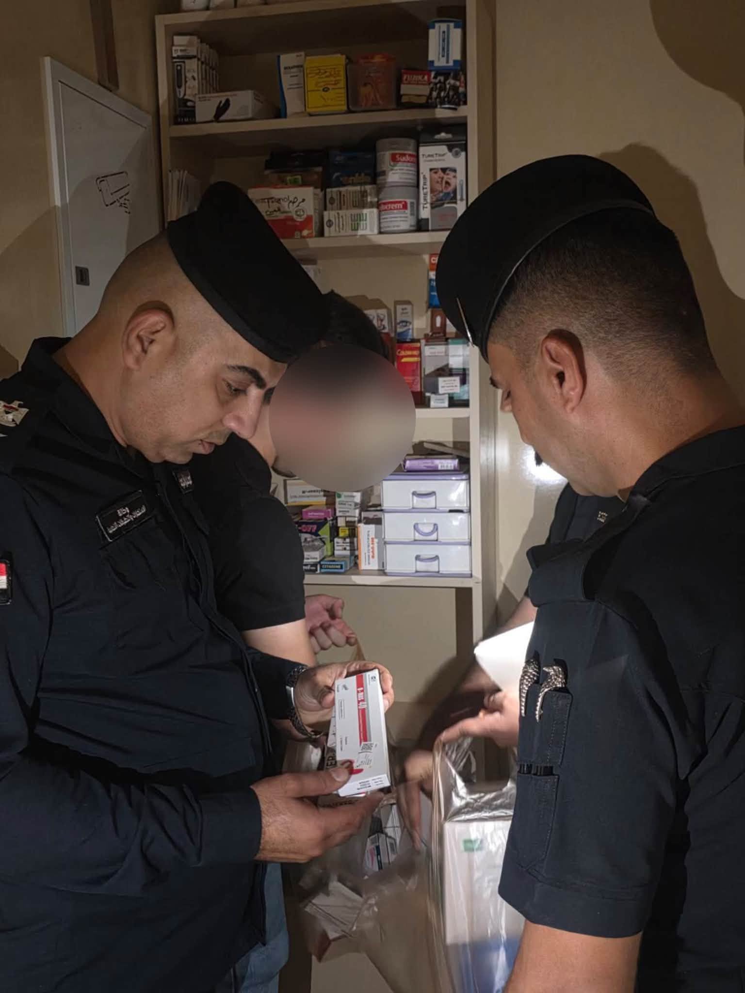 شرطة ديالى تضبط محلا تجاريا يستغل نشاطه غطاءً للمتاجرة بالأدوية الأجنبية المهربة في بلدروز