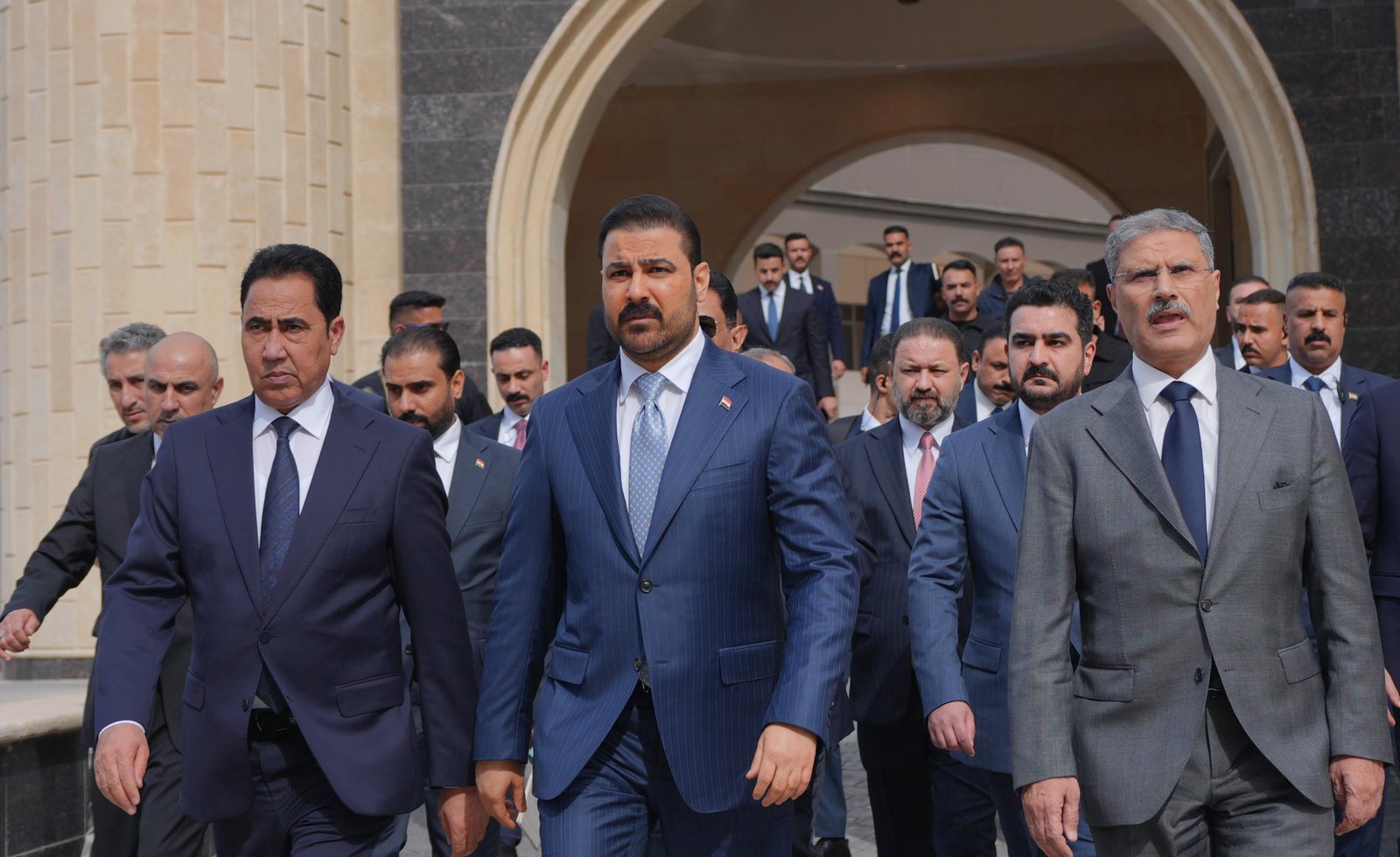الزيدي يرأس اجتماعاً موسعاً في ديوان محافطة نينوى