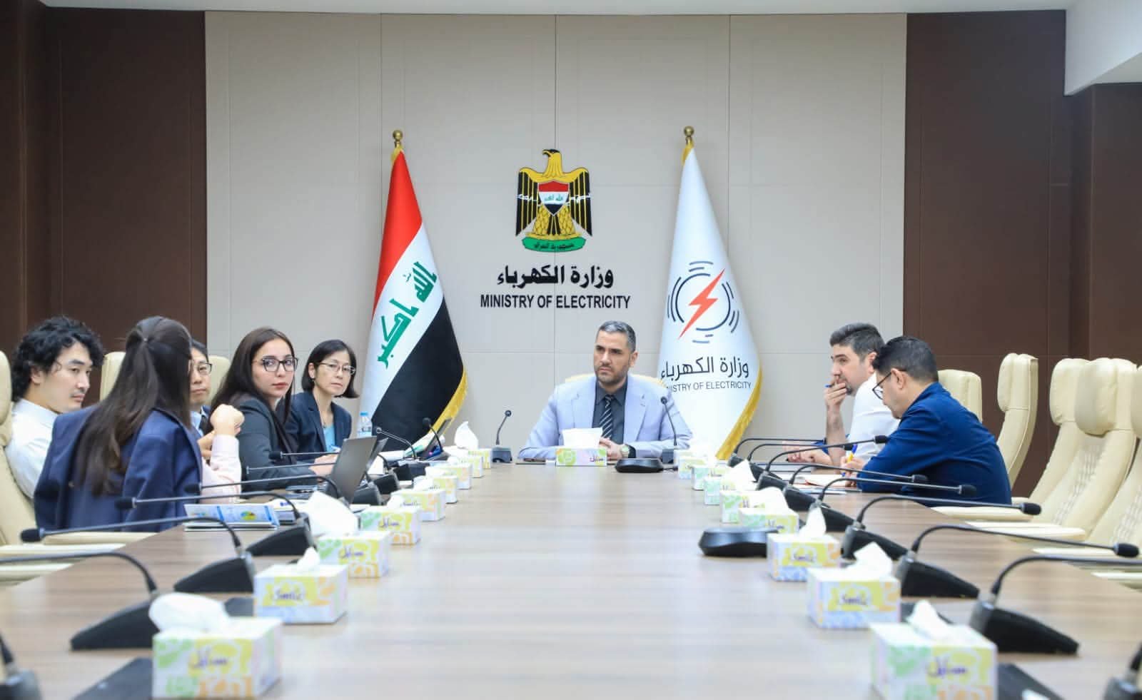 وزارة الكهرباء تبحث مع جايكا اليابانية التعاون في مشاريع الطاقة الشمسية