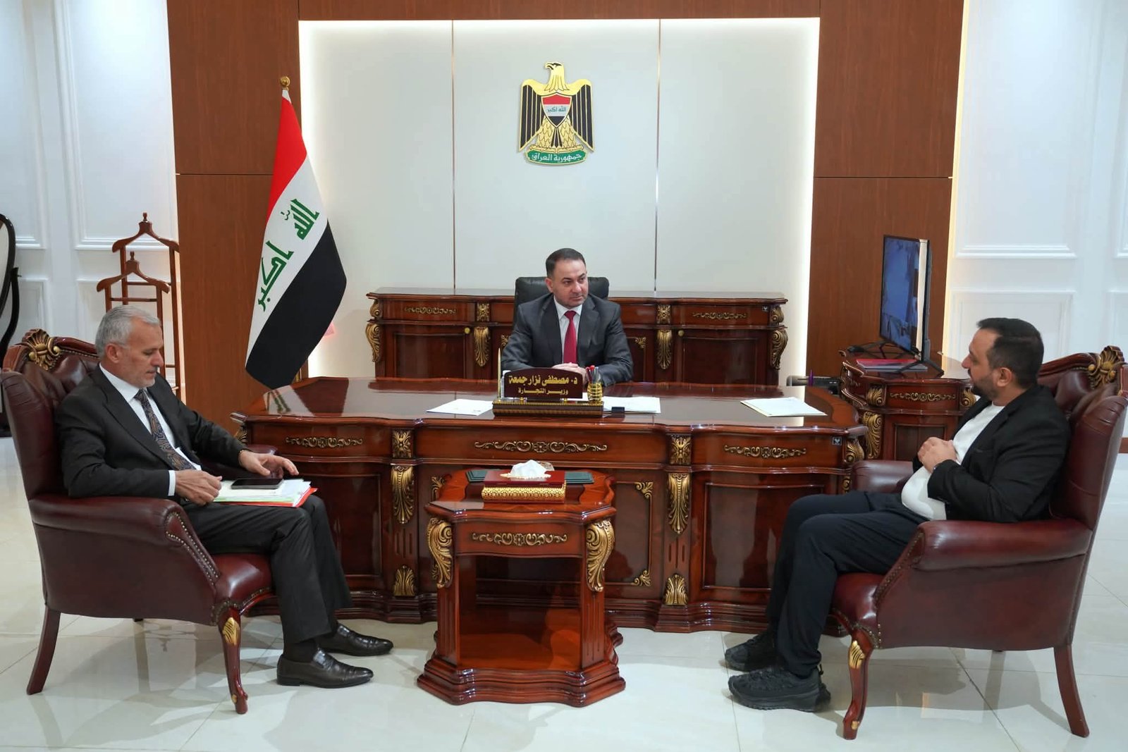 وزير التجارة بحث مع وفد من الشركات الصينية فرص الاستثمار وتعزيز الشراكة في المجالين المصرفي والتجاري