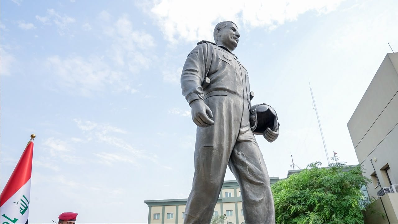 مدير مكتب رئيس الوزراء يرفع الستار عن النصب التذكاري للشهيد الطيار ماجد التميمي