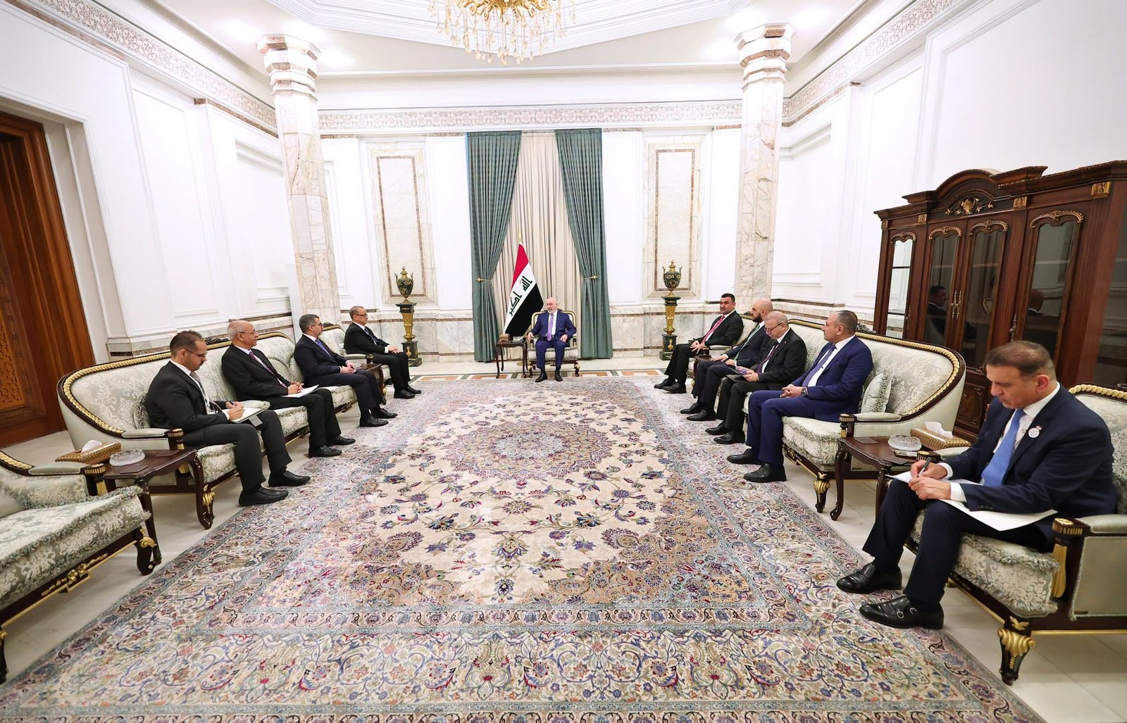 وزير الدفاع يباشر مهامه ويؤكد مواصلة تعزيز جاهزية القوات المسلحة لحفظ سيادة العراق وأمنه واستقراره