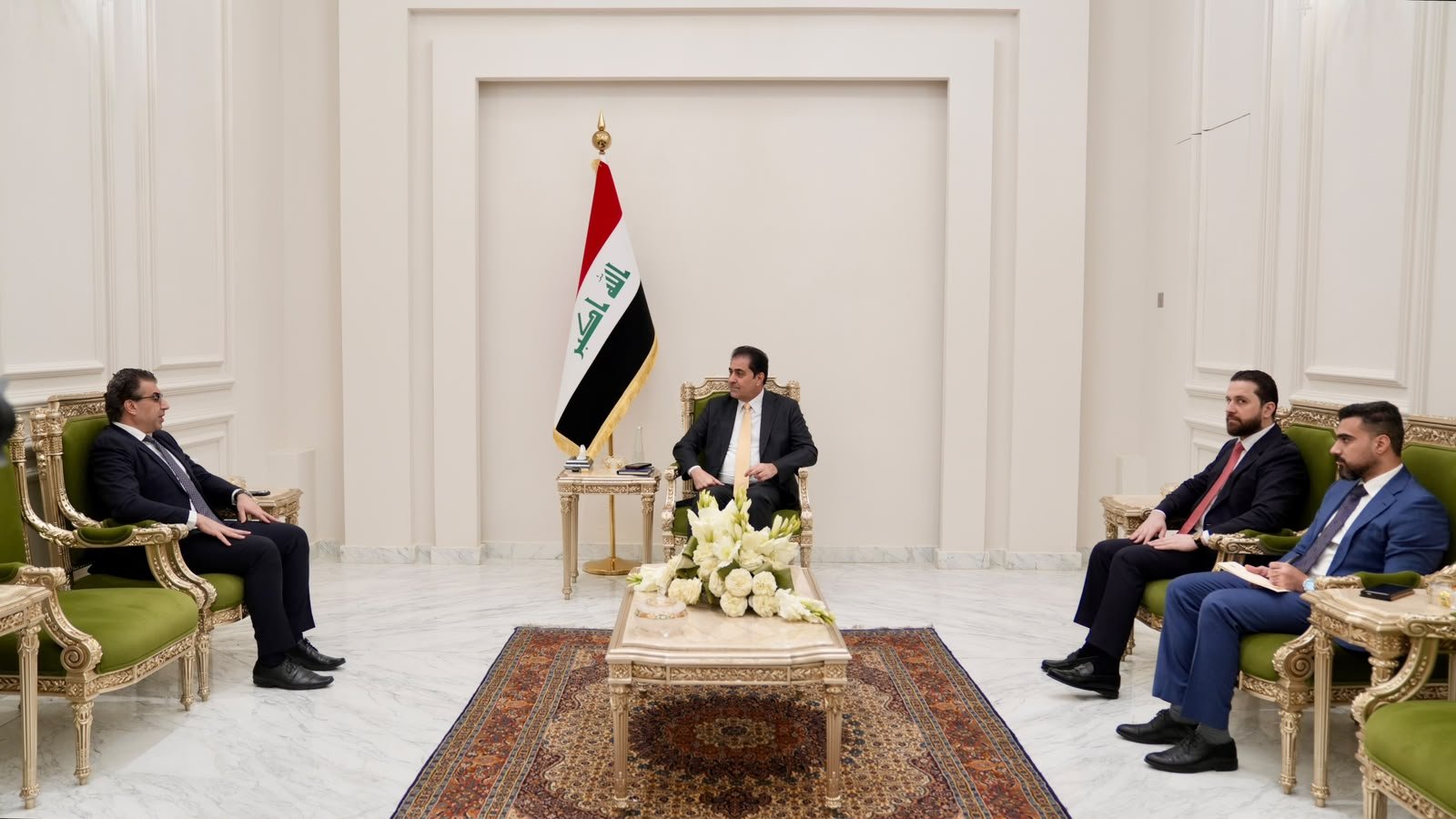 خلال لقائه مدير شركة BP في العراق.. المندلاوي يؤكد حرص الحكومة على توفير المناخات الملائمة للشركات العاملة داخل البلاد