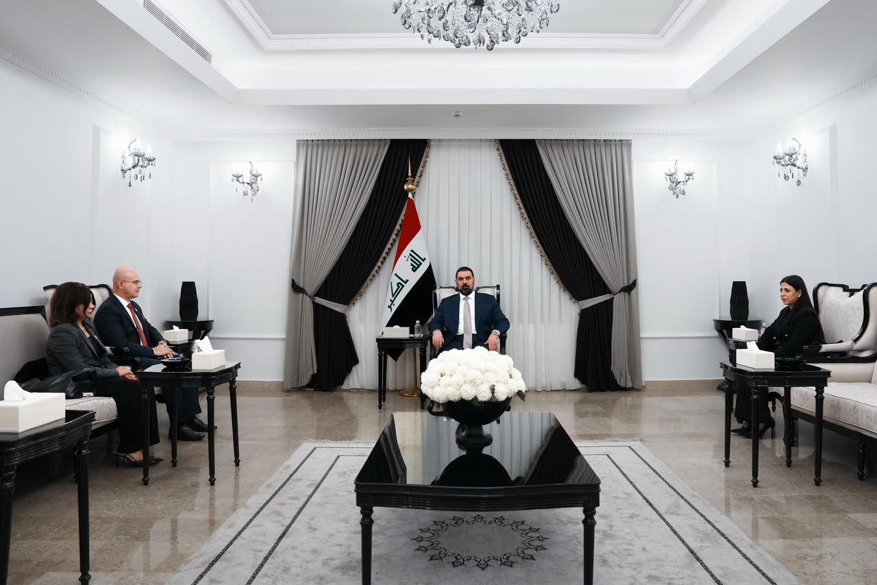الحلبوسي يبحث مع رئيسَ المعهد الديمقراطي الوطني (NDI) تعزيز كفاءة الأداء التشريعي والرقابي